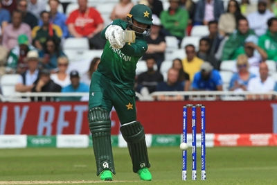 Pakistan take the attack to England bowlers in World Cup