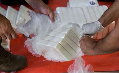 Fake cures, risky rumours: virus misinformation hits home