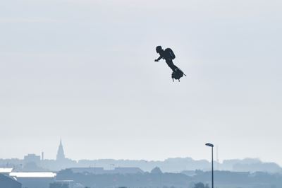 Frenchman zips across Channel on 'flyboard'