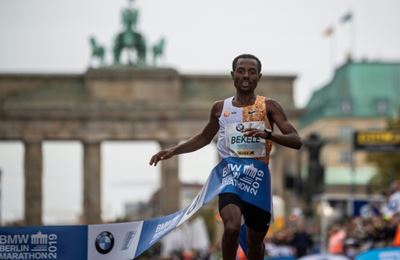 Bekele breaks Farah's London half-marathon record