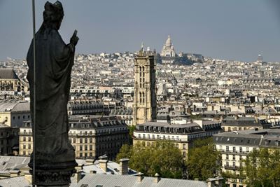 Tourists stunned as Notre-Dame cathedral statues fly above Paris 