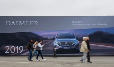 Daimler books first quarterly loss in 10 years in Q2