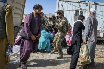 Biden defends US pullout from Afghanistan despite panic in Kabul