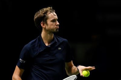 Russians knock holders Spain out of Davis Cup