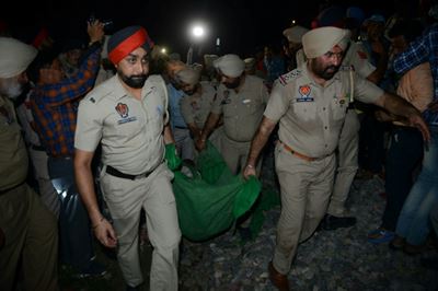 At least 50 dead in India train disaster: Police