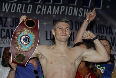 England's Smith, Ghana's Mensah seek world boxing crowns