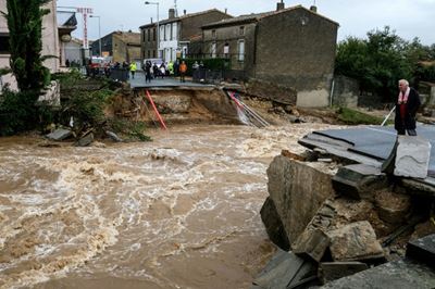 13 dead as flooding hits France