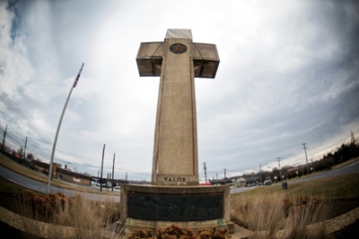US top court to decide if war memorial cross violates Constitution