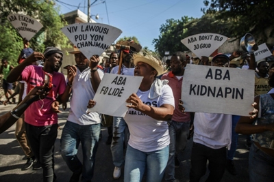 2 of the 17 North American hostages abducted in Haiti are freed