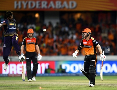 Warner crosses 500 runs to stay atop IPL batting charts