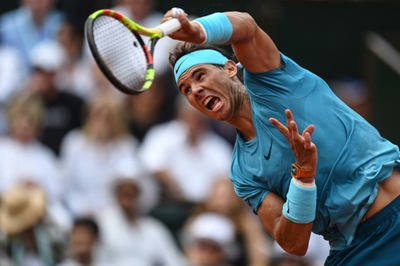 Back on top, Nadal aims to end Wimbledon woe