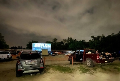 Pandemic brings life back to Florida drive-in theater