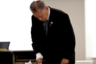 Delaying Olympics will involve 'massive' costs, organisers say