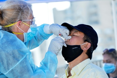 Hong Kong: first 'proven' case of COVID reinfection