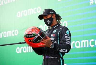 Hamilton warns he will keep racing until he turns grey