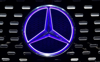 Daimler first quarter operating profits plunge as virus bites