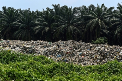 China plastic waste ban throws global recycling into chaos
