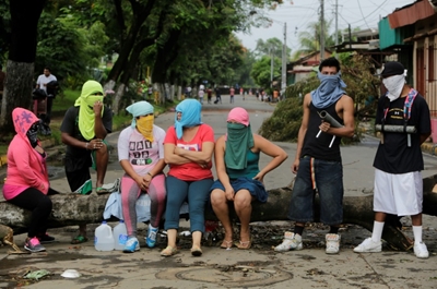 Nicaragua president to meet Catholic bishops for new crisis talks