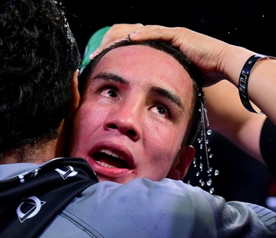 Mexico's Valdez upsets Berchelt with stunning 10th round KO