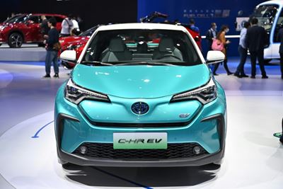 Hybrid leader Toyota turns on electrics