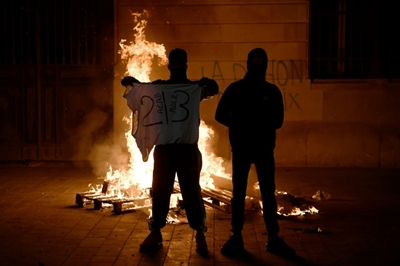 Clashes in Spain over virus restrictions for second night