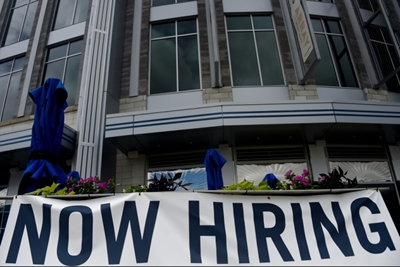 US October private employment rises 365,000, below expectations