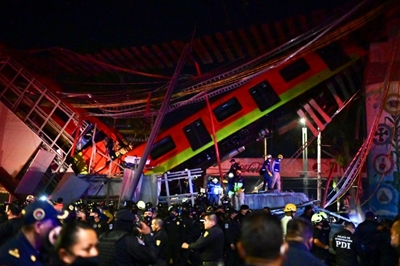 15 dead, dozens hurt as elevated metro collapses in Mexico