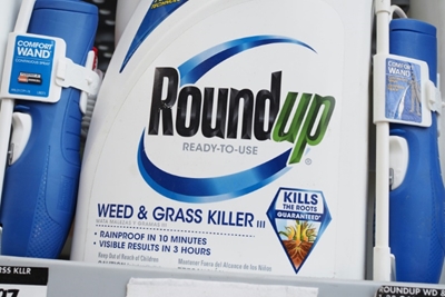 Investors shun Bayer stock over US pesticide ruling
