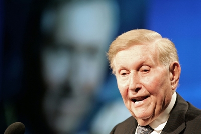 After soap opera career, media mogul Sumner Redstone dead at 97