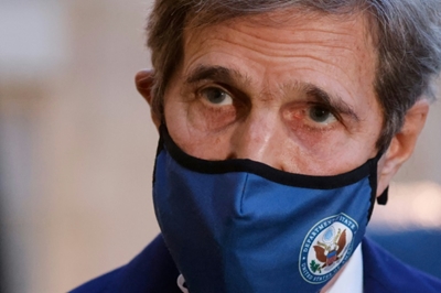US envoy Kerry starts climate talks in China