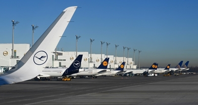Lufthansa plans to ditch in-flight food subsidiary
