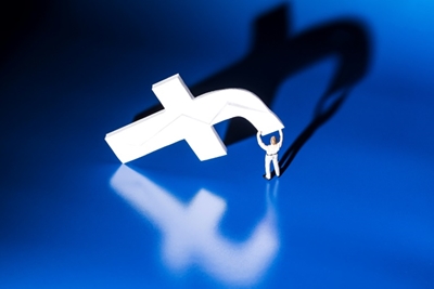 Facebook adds new tools to stem online bullying