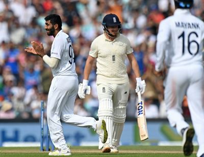 India eye victory as England collapse in fourth Test