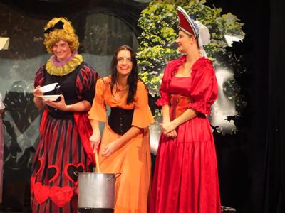Robin Hood Panto brings down the house