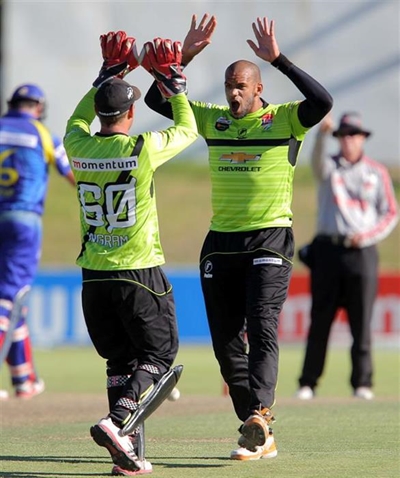 Warriors demolish Cobras