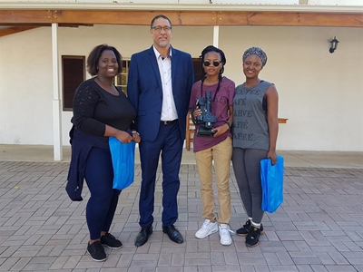 TV-produksiespan besoek Oudtshoorn