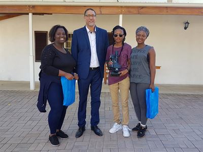 TV-produksiespan besoek Oudtshoorn