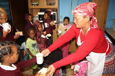 Soup kitchen hands out last of the dry bread