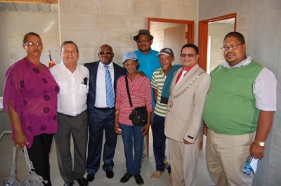 Opvolg: Trane loop oor nuwe huise
