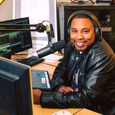 Former radio presenter lays complaint