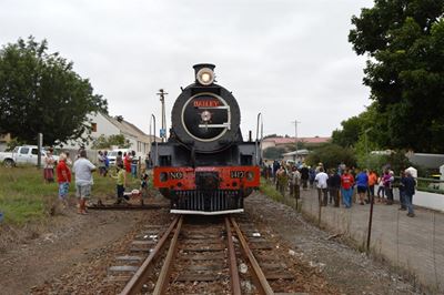 Stoomtrein tjoeke-tjoek deur Hessequa