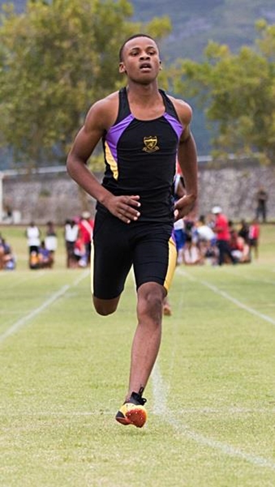 Blitsige Marno skitter by interskole-atletiek