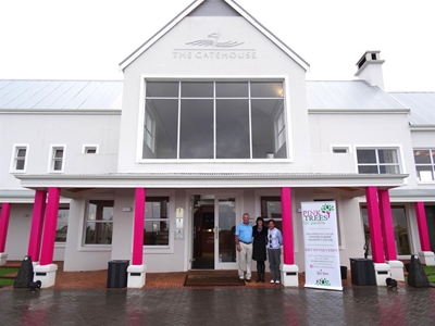 Kingswood Golf Estate turns pink