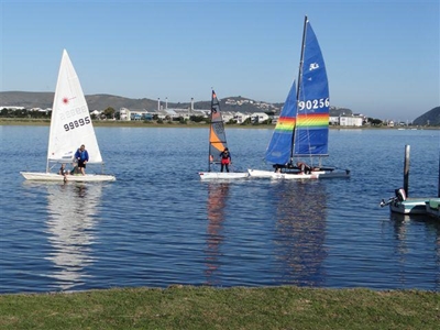 Idyllic weather for day 2 of Commodore's Cup