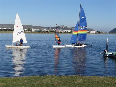 Idyllic weather for day 2 of Commodore's Cup