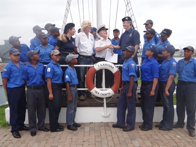 Pipe Band gives Sea Cadets R25 000