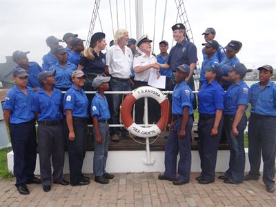 Pipe Band gives Sea Cadets R25 000