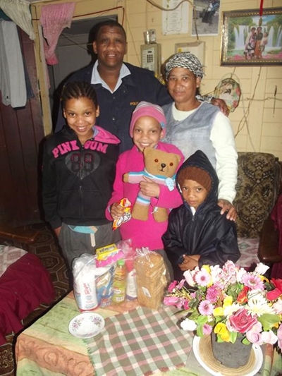 Advertiser doen deel vir Mandeladag