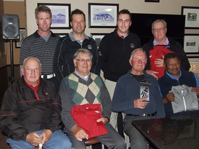 Paul buit gesogte Modderfontein Trust-trofee