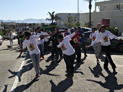 300 residents march against child abuse